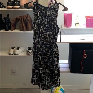 Black and white super cute dress!